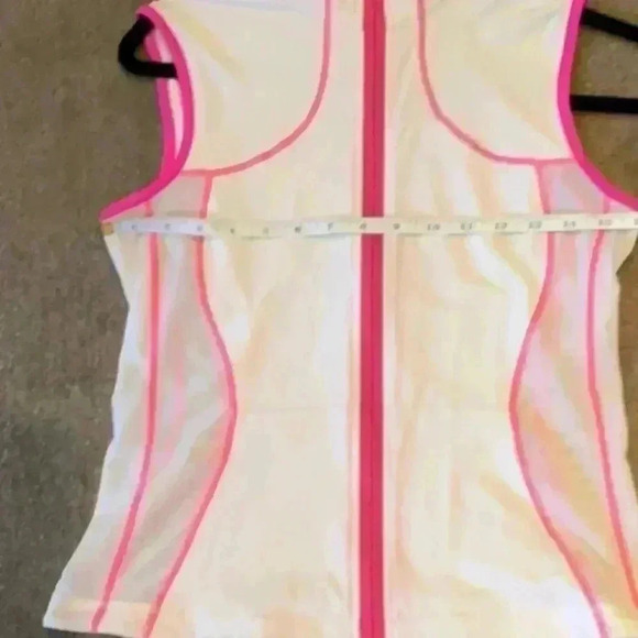 Lululemon Running Vest White. Athleisure Sports Vest - Picture 12 of 17